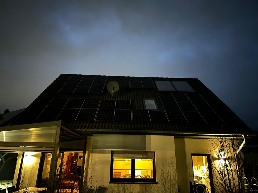 Photovoltaik Komplettanlage 8 kWp mit Speicher und MontageTitel